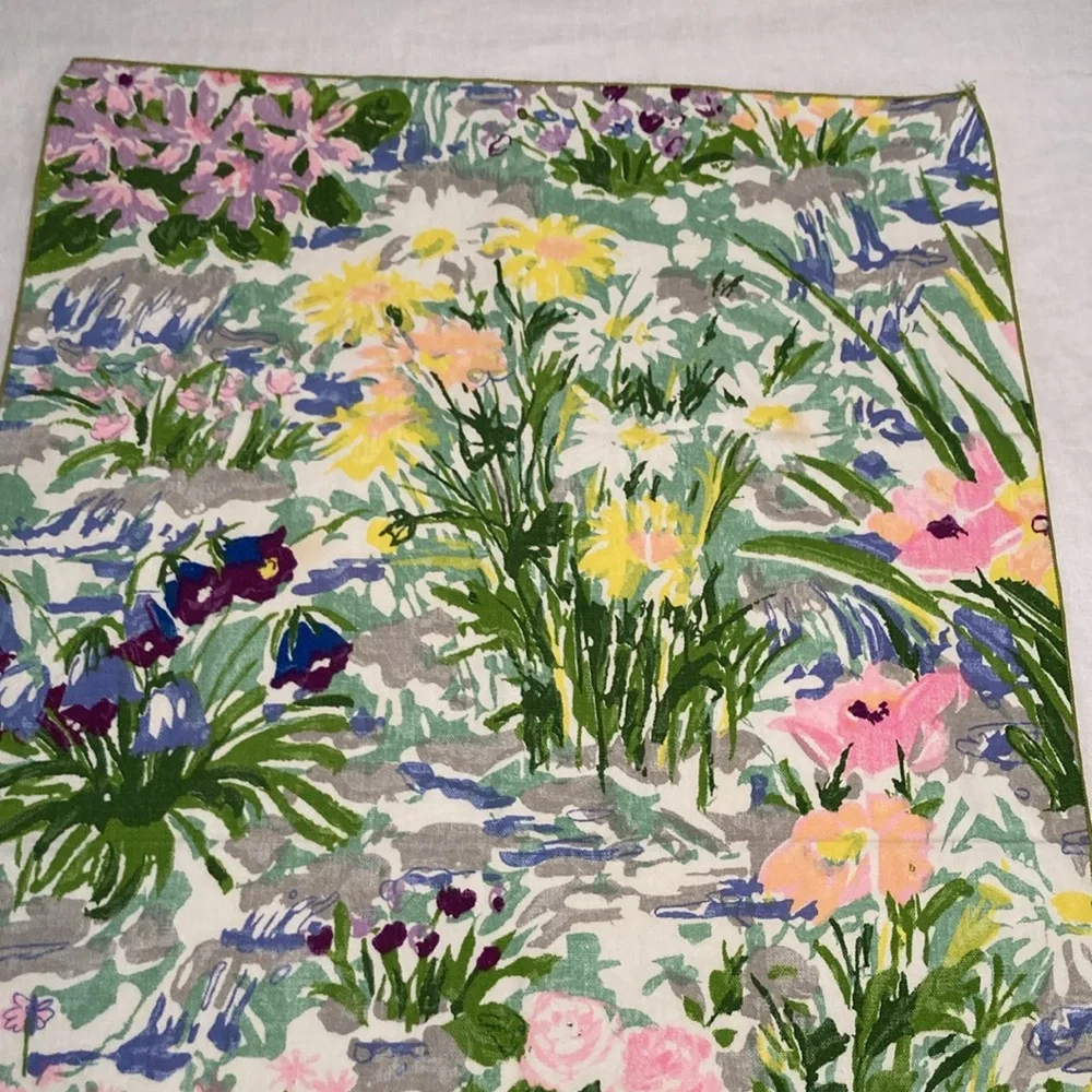 Set of four guests towels spring floral retro vintage